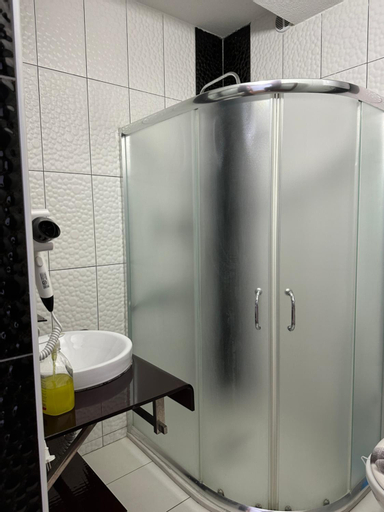 Bathroom 9