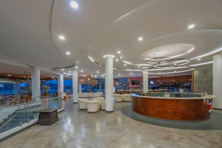 Food & Drinks, Dunama Hotel & Casino, Santa Cruz