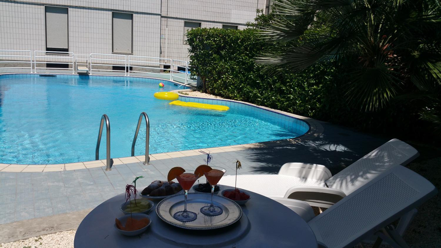 Food & Drinks 4, Hotel 90, Bari