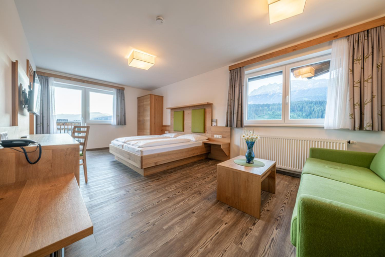 Bedroom 3, Reiters Wohlfuhlhotel, Liezen
