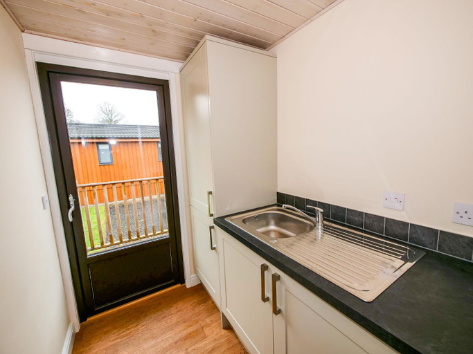 5, Chalet Loch Leven Lodge by Interhome, Perthshire and Kinross
