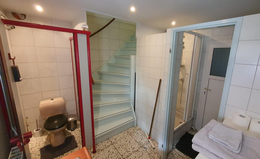 Bathroom 3, Hotel Restaurant Roerdinkhof, Winterswijk