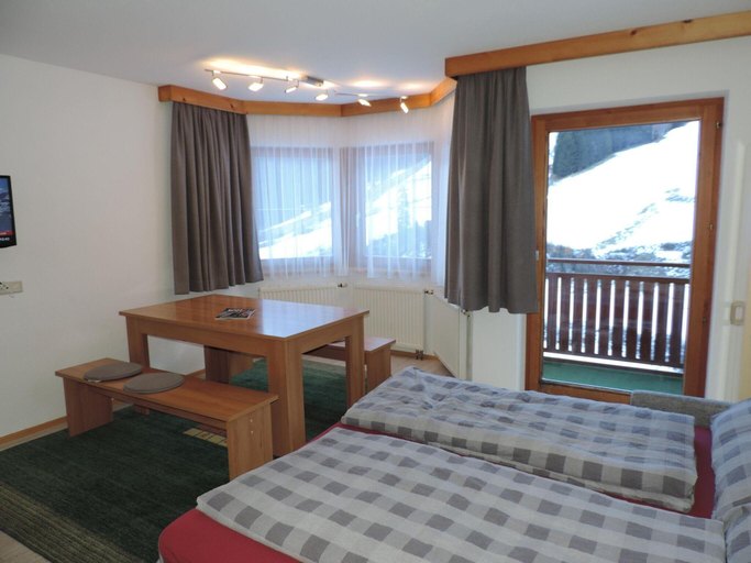 Others 4, Apartment in Ischgl near Ski Lift, Landeck