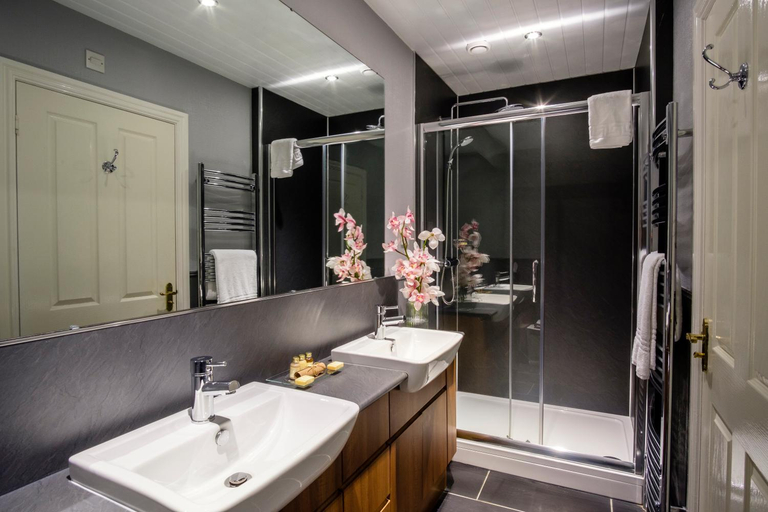 Bathroom 3, The Gretna Chase Hotel, Dumfries and Galloway