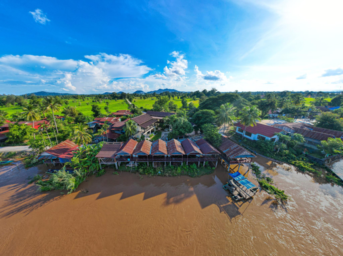 Others 4, Mr Tho's Bungalow, Khong