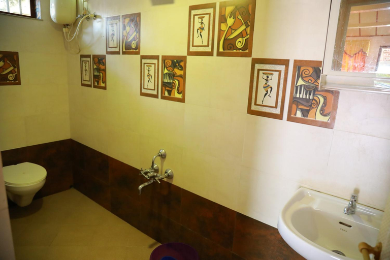 Bathroom 3, Sajeev Home Stay, Ernakulam