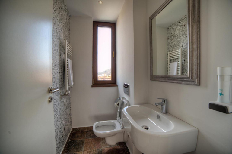 Bathroom 2, Apart Hotel Vlad Tepes, Brasov
