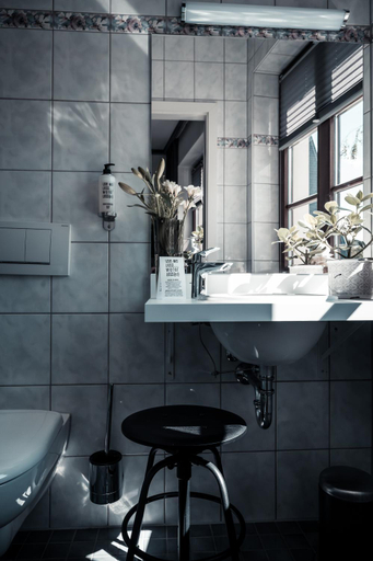 Bathroom 11