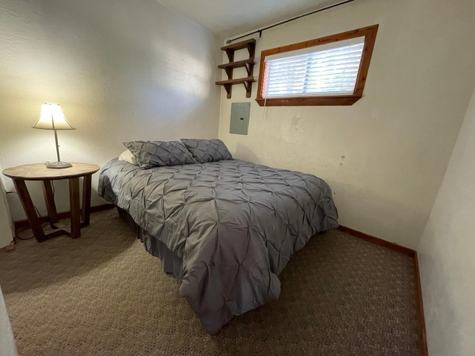 Bedroom 3, Adventures Vacation Rentals, Bannock