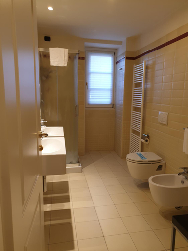 Bathroom 3, 호텔 & 레지던스 라 루나 넬 포르토(Hotel Residence la Luna Nel Porto), Verbano-Cusio-Ossola