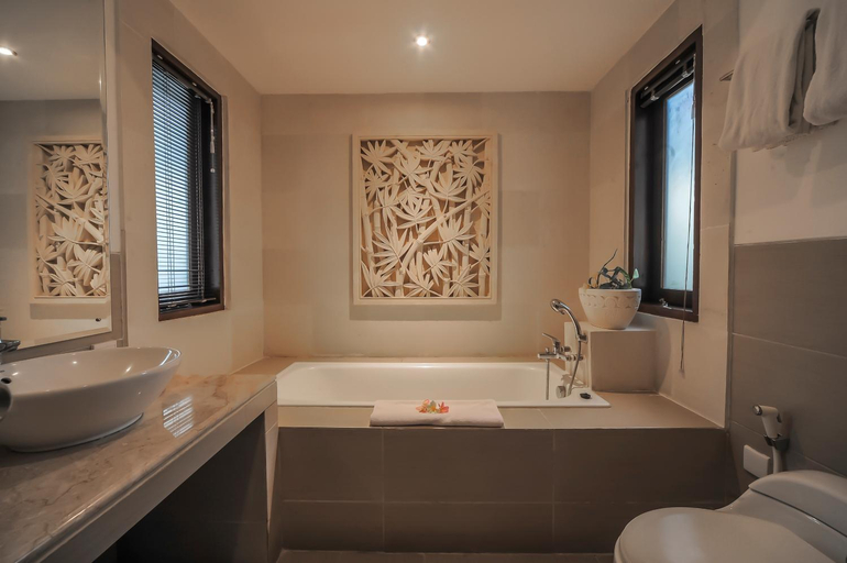 Bathroom 3, Sayang Sanur Terrace House, Denpasar
