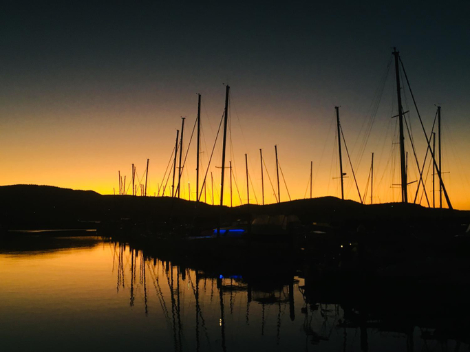 Others 4, Backpackers By The Bay, Whitsunday