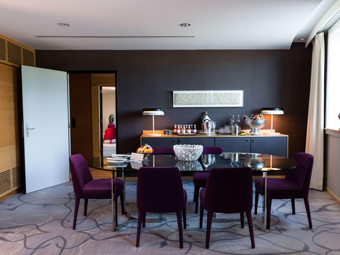 Dining Room 8