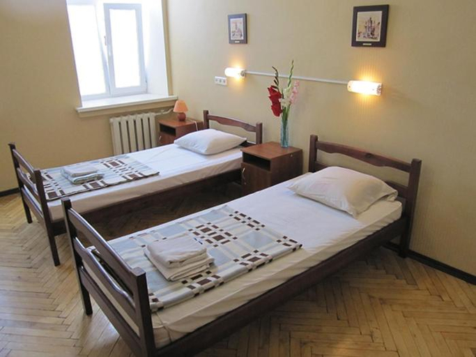 Others 4, Yaroslav Hostel, Podil's'kyi