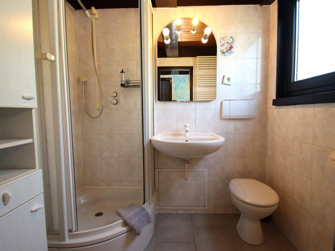 Bathroom 3, Ferienhaus Amalie, Burhave, Wesermarsch