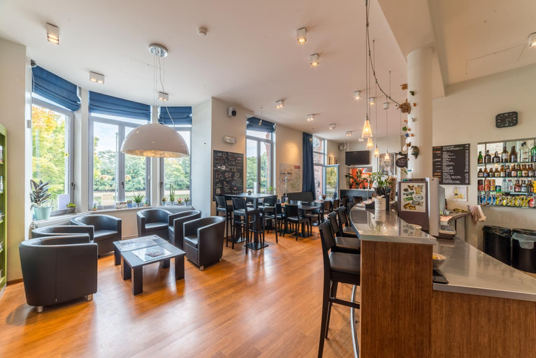 Others 5, Auberge De Jeunesse De Namur, Namur