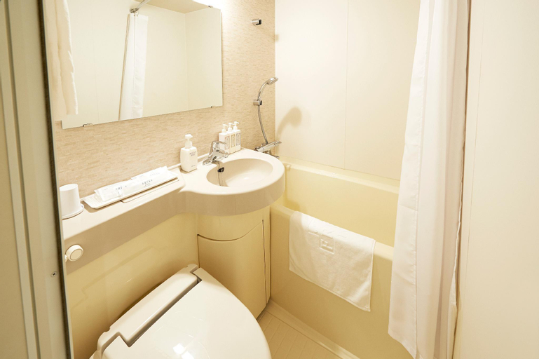 Bathroom 24