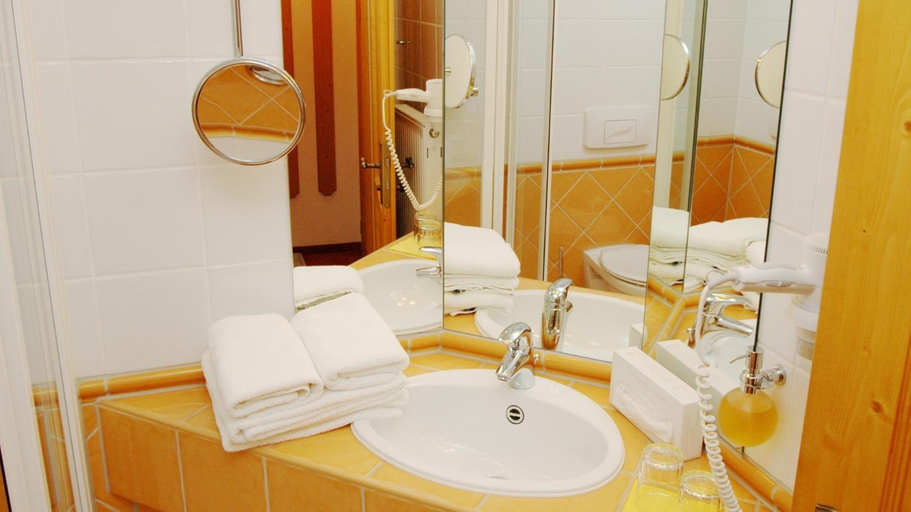 Bathroom 2, Landhotel Quirle-Hausl, Görlitz