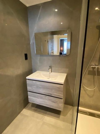 Bathroom 3, Hotel Thermen Mineraal, Antwerpen
