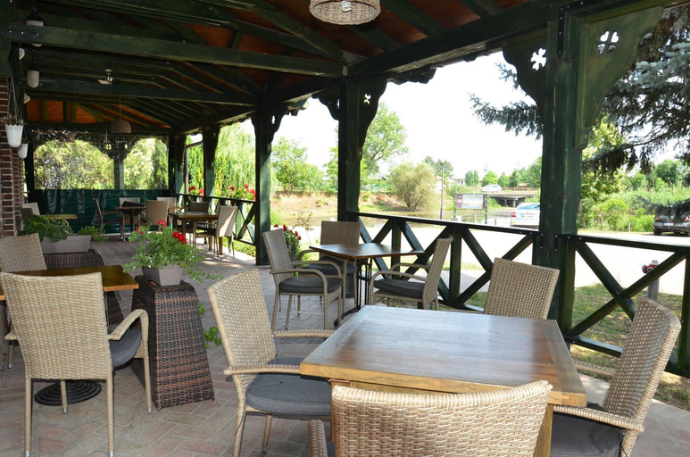 Food & Drinks 4, Moja Carda Prenociste, Temerin