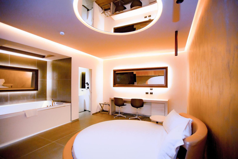 Bathroom 9