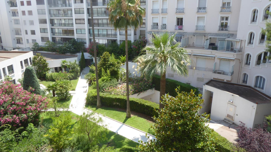 5, 1 mn CROISETTE pres Martinez, Alpes-Maritimes