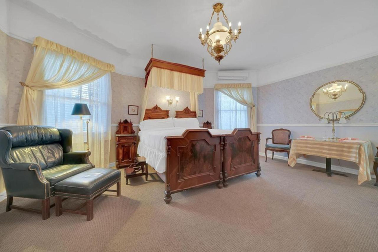 Others 5, Romantic Victorian Getaway The Blue Room, Amador