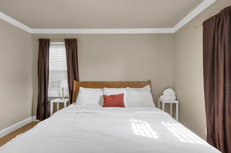 Bedroom 1, The Retro Pad, Madison