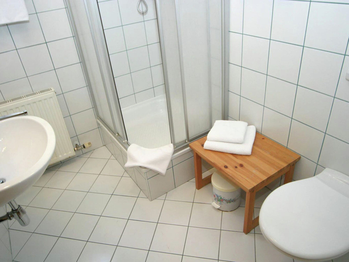 Bathroom 4, Apartment in Altenmarkt im Pongau With Garden, Sankt Johann im Pongau