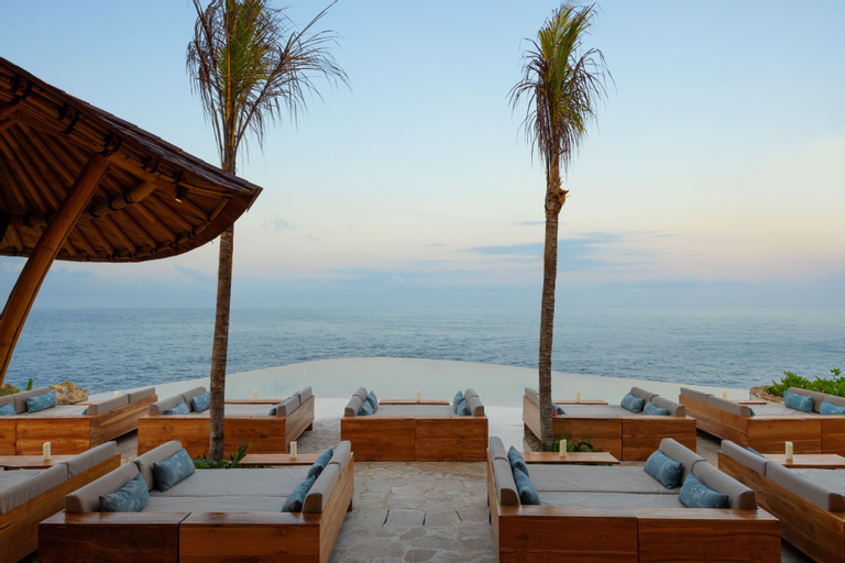 Exterior & Views 2, ARNA Suites and Ocean Lounge, Klungkung
