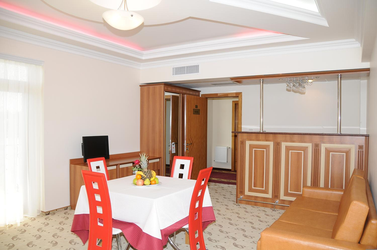 3, River Side Hotel, Mingəçevir