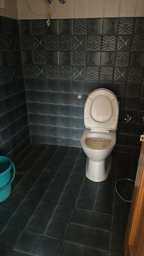 Bathroom 3, Hotel Maheshswari and Banquet Hall, Tehri Garhwal