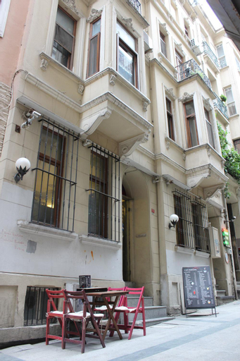 Chambers of  the Boheme, Beyoğlu