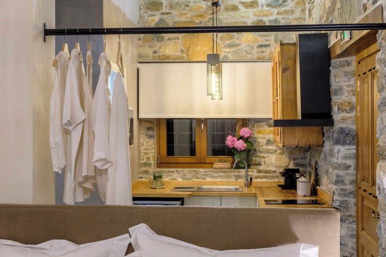 Bedroom 2, Adama Guesthouse, Thessaly