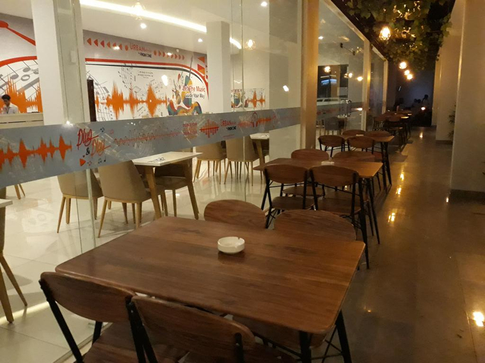 Food & Drinks 3, Urban Style by Front One, Tanggamus