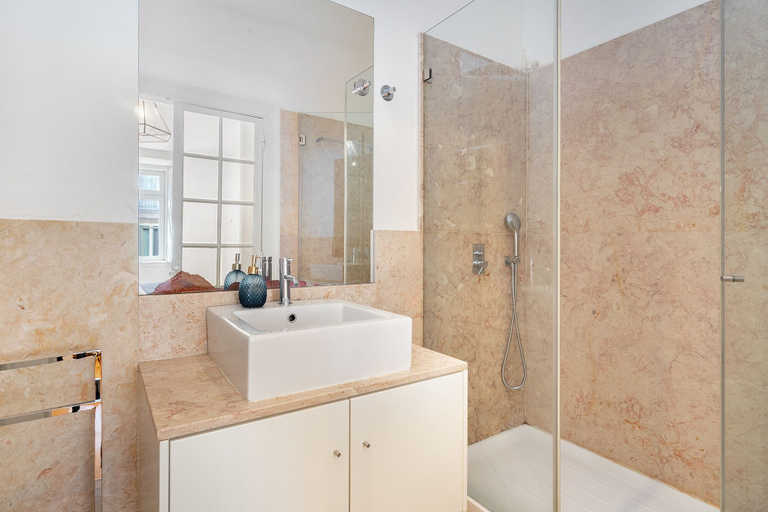 Bathroom, Alecrim 43 Top Location Perfect To Explore Lisbon, Lisbon