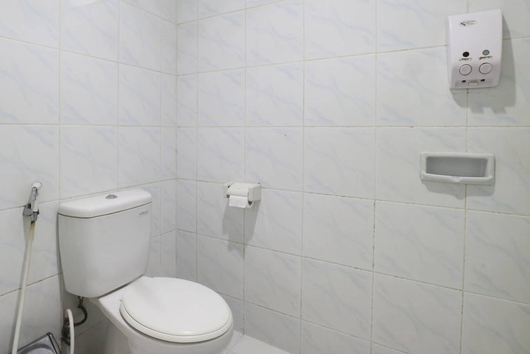 Bathroom 13