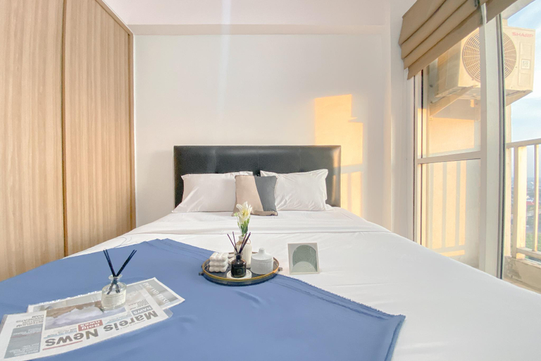 Bedroom, Comfort with City View Studio Tifolia By Travelio, Jakarta Timur