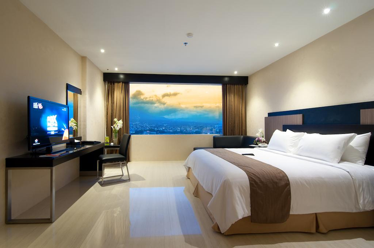 Bedroom 13