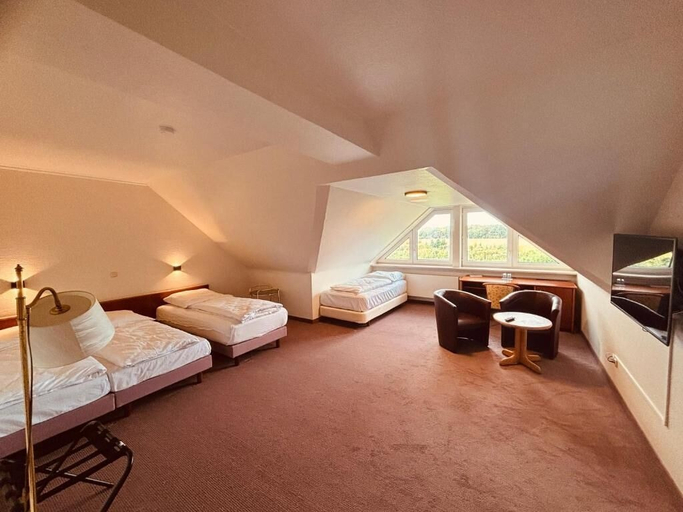 Bedroom 2, Hotel Thesdorfer Hof, Pinneberg