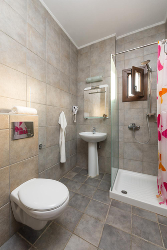 Bathroom 3, Petrinos Lofos, East Macedonia and Thrace