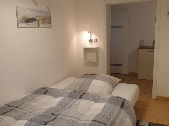 Bedroom 3, Apartment With Parasol in Sudstadt, Rostock