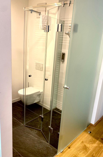 Bathroom 2, Hotel Wallern Garni, Wels Land