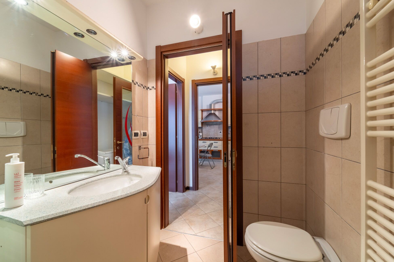 Bathroom 4, Morus Apartment by Wonderful Italy, Como