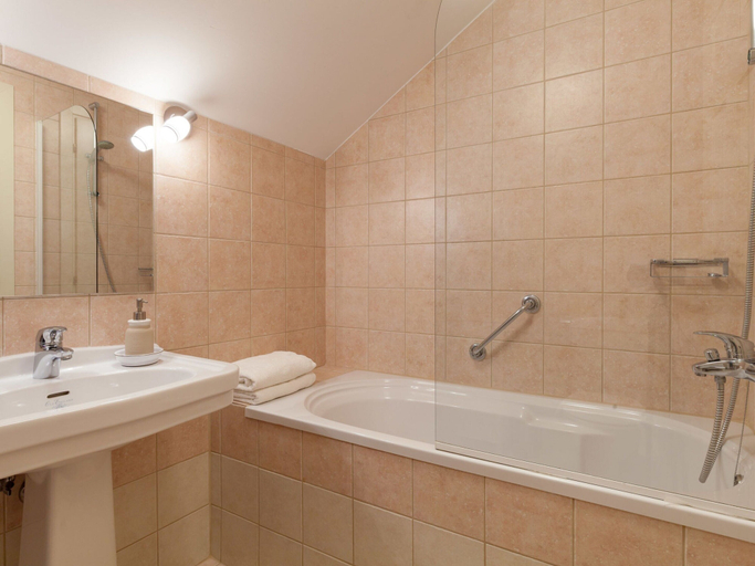 Bathroom 4, Villa in Selca With Pool Near Adriatic Sea, Selca