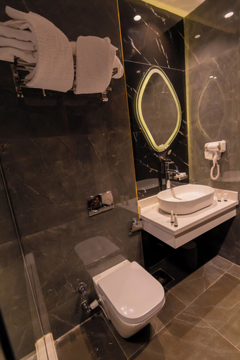 Bathroom 4, Spire West Hotel, Al-Ahram