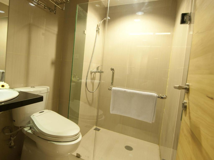 Bathroom 6