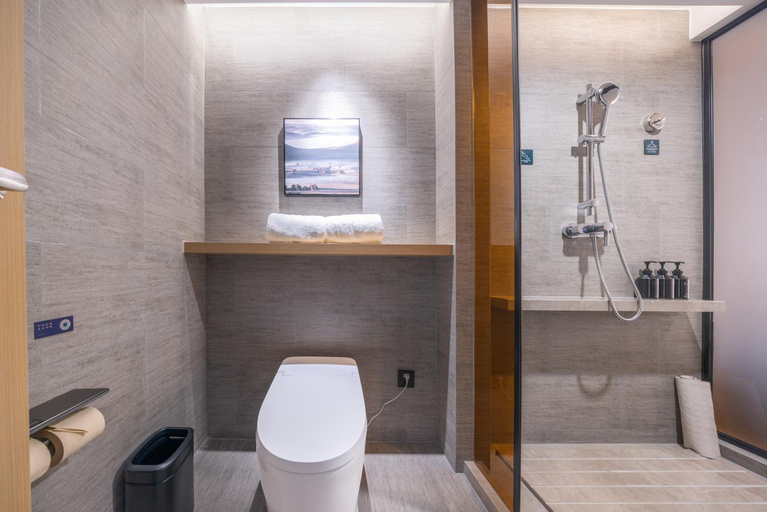 Bathroom 3, Atour Hotel Changsha Xingsha Economic and Technological Development Zone Sanyi Road, Changsha