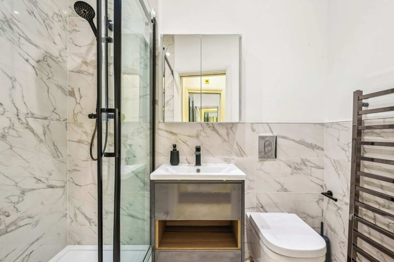 Bathroom 3, Elegant Fitzrovian Apartment, London