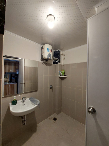 Bathroom 5, Studio Room at Bintaro Plaza Residences by Amos Sirappa, South Tangerang